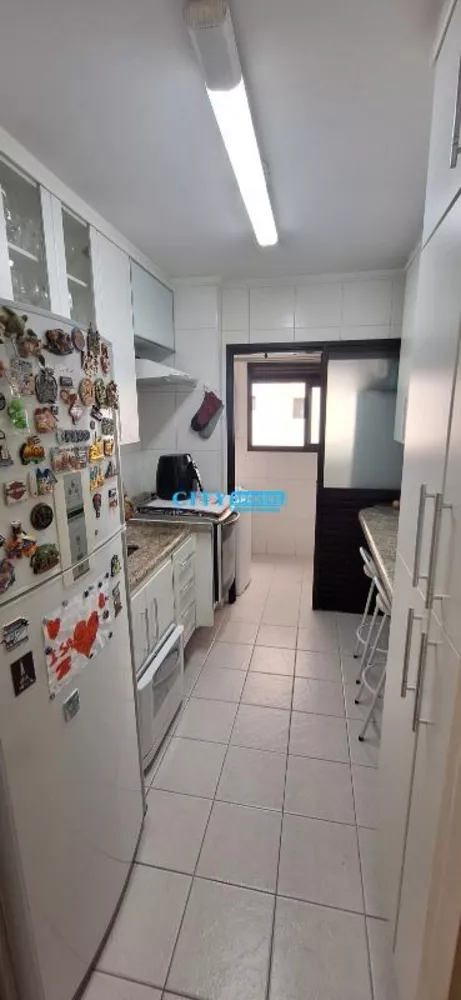 Apartamento à venda com 2 quartos, 60m² - Foto 2