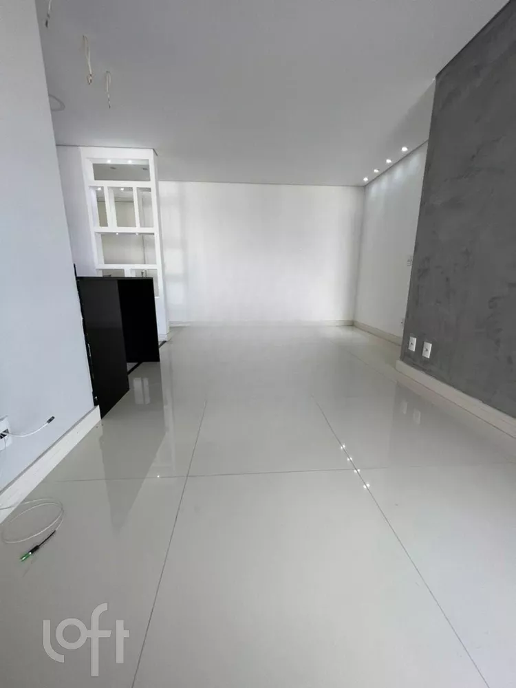 Apartamento à venda com 2 quartos, 68m² - Foto 3