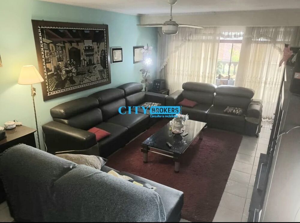 Sobrado à venda com 3 quartos, 155m² - Foto 1