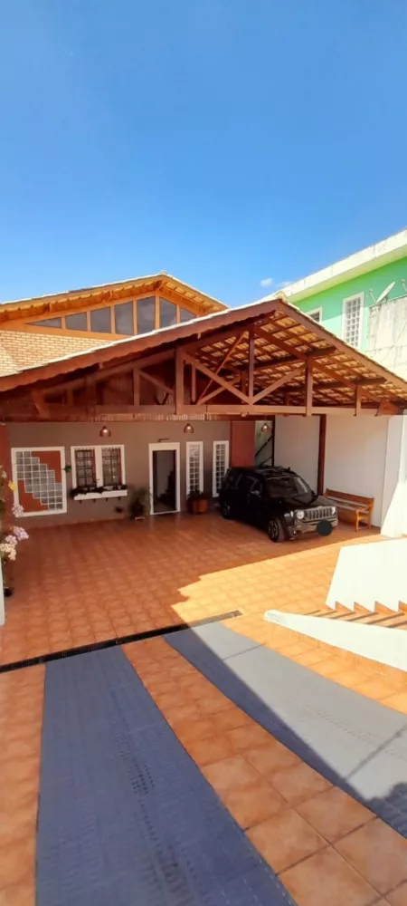 Casa à venda com 3 quartos, 280m² - Foto 1