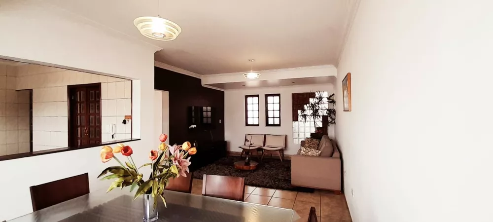 Casa à venda com 3 quartos, 280m² - Foto 3