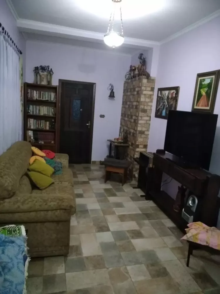 Casa à venda com 2 quartos, 180m² - Foto 1