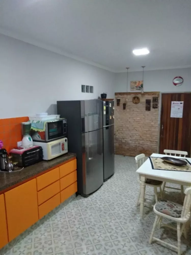 Casa à venda com 2 quartos, 180m² - Foto 10