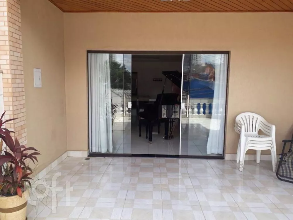 Casa à venda com 4 quartos, 100m² - Foto 2