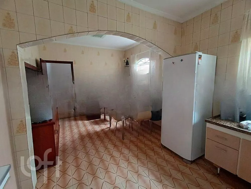 Casa à venda com 4 quartos, 200m² - Foto 3