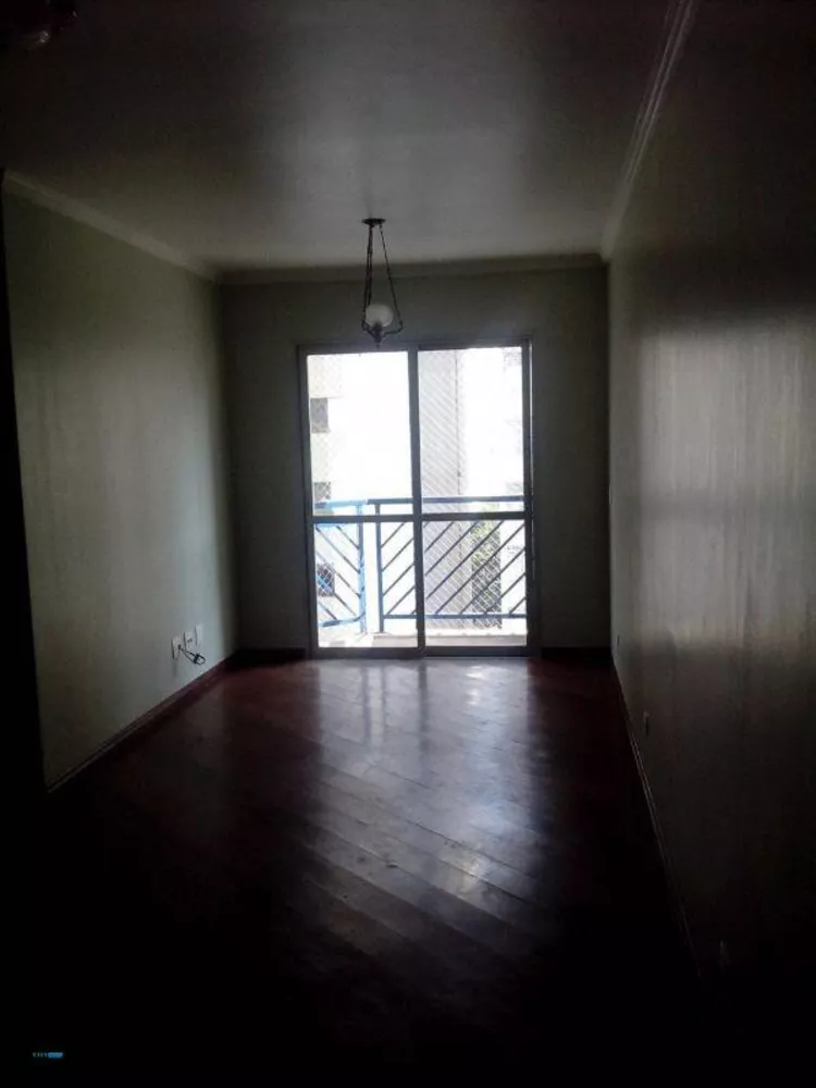 Apartamento à venda com 2 quartos, 70m² - Foto 2