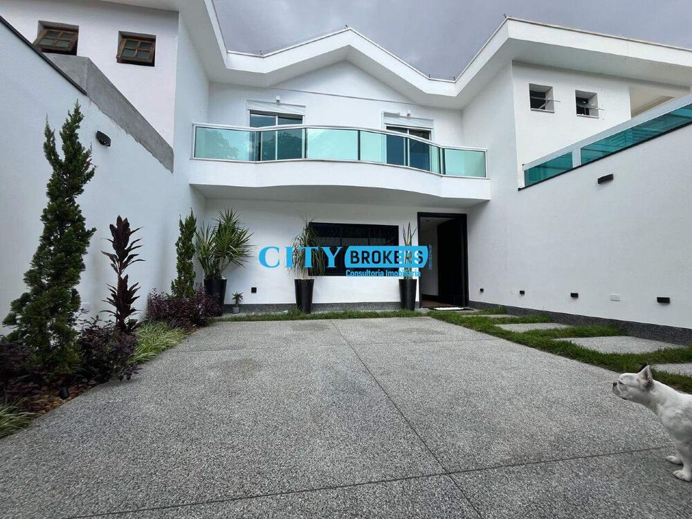 Casa à venda com 4 quartos, 260m² - Foto 1