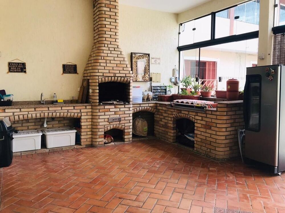 Sobrado à venda com 2 quartos, 188m² - Foto 1