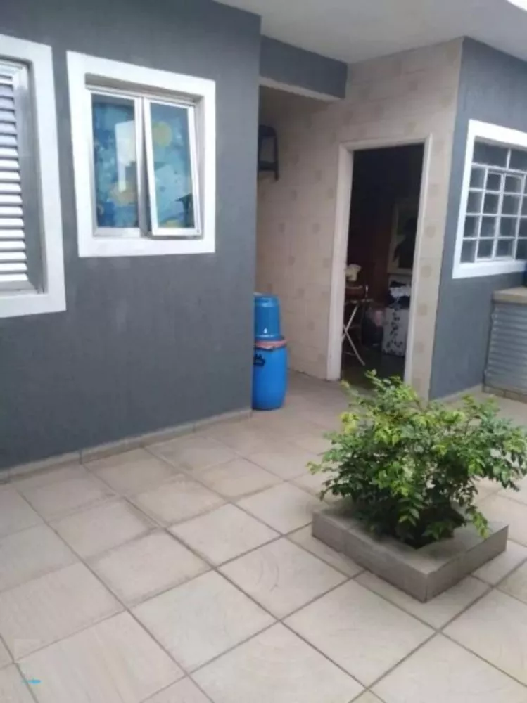 Sobrado à venda com 3 quartos, 200m² - Foto 3