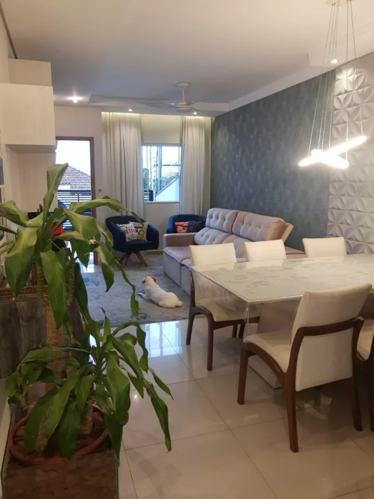 Casa à venda com 3 quartos, 180m² - Foto 1