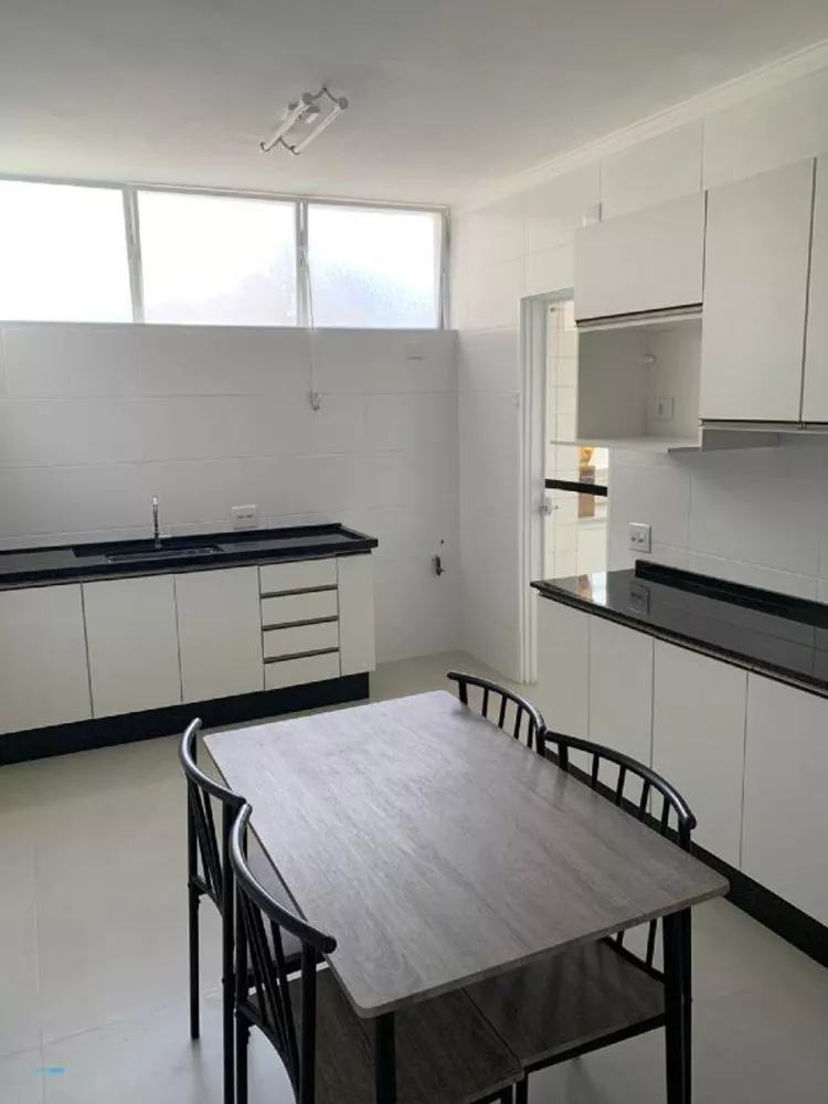 Apartamento à venda com 3 quartos, 155m² - Foto 8