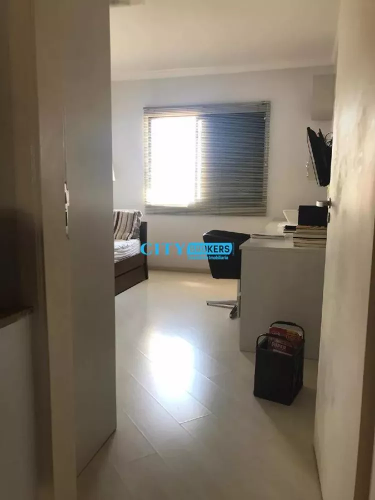 Casa à venda com 4 quartos, 210m² - Foto 3