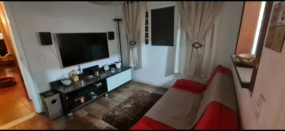 Sobrado à venda com 3 quartos, 200m² - Foto 1