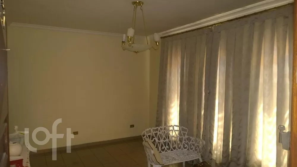 Casa à venda com 3 quartos, 224m² - Foto 1