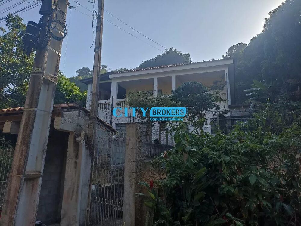 Chácara à venda com 3 quartos, 200m² - Foto 2