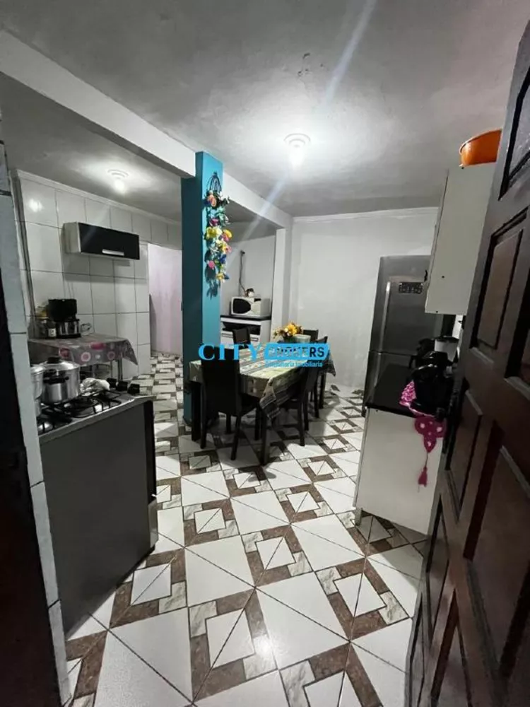 Casa à venda com 4 quartos, 180m² - Foto 4