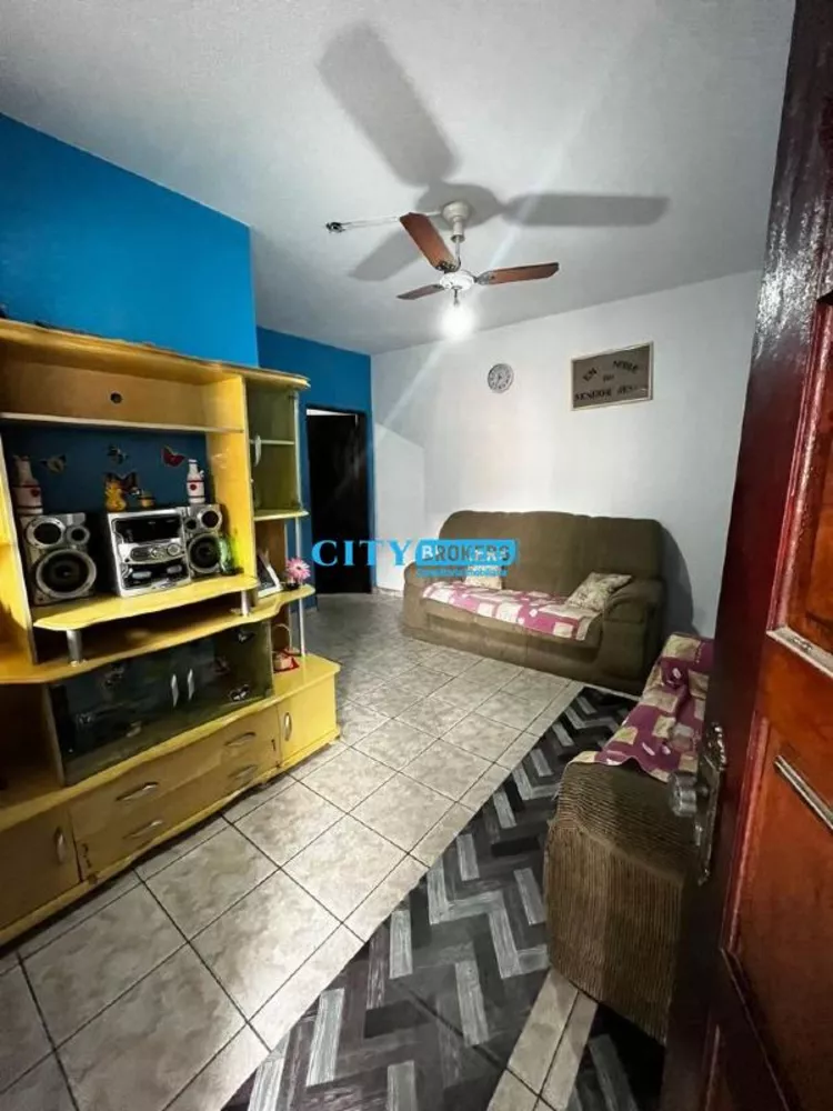 Casa à venda com 4 quartos, 180m² - Foto 2