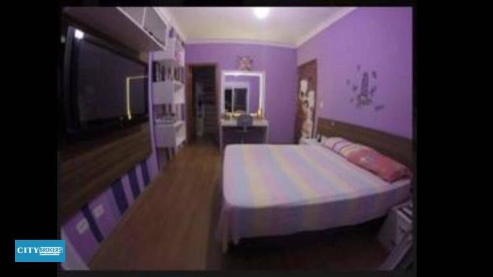Sobrado à venda com 4 quartos, 300m² - Foto 2
