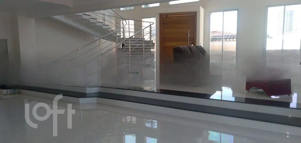 Casa à venda com 3 quartos, 700m² - Foto 1