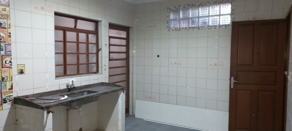 Casa à venda com 5 quartos, 170m² - Foto 4