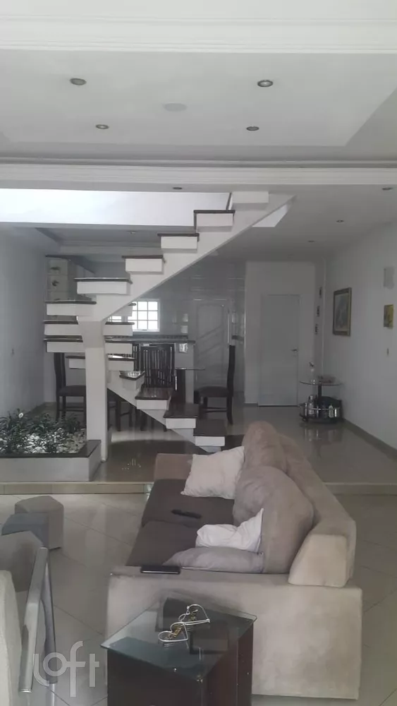 Casa à venda com 3 quartos, 170m² - Foto 1