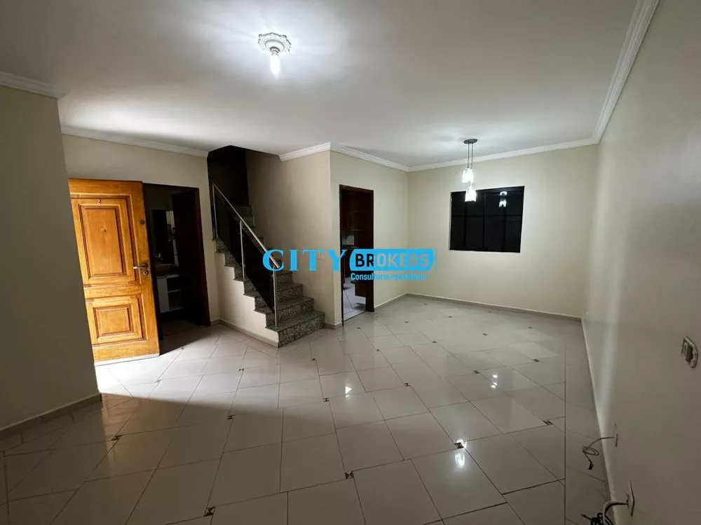 Casa à venda com 3 quartos, 100m² - Foto 1