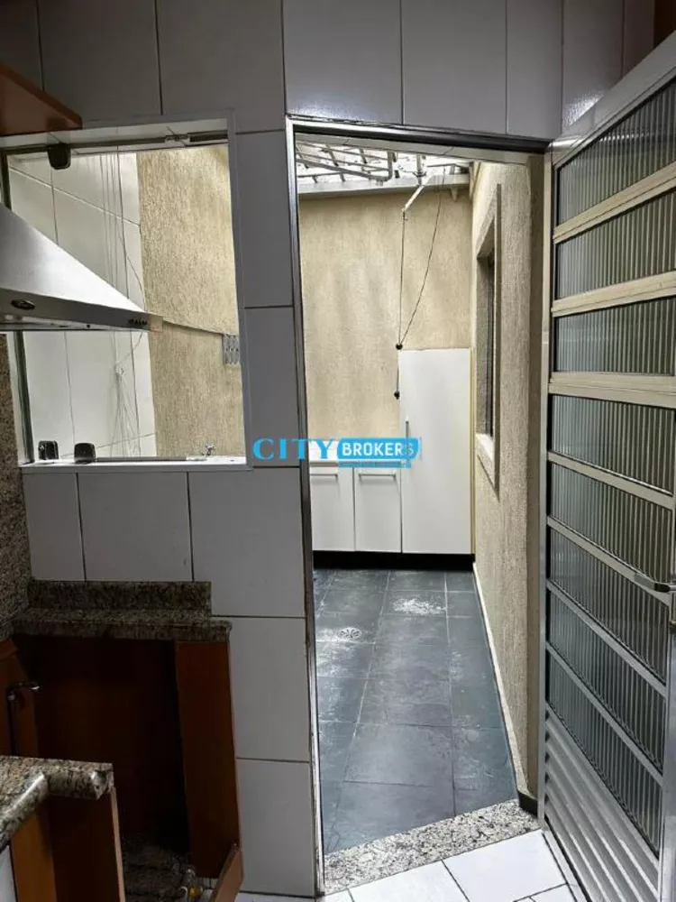 Casa à venda com 3 quartos, 100m² - Foto 4