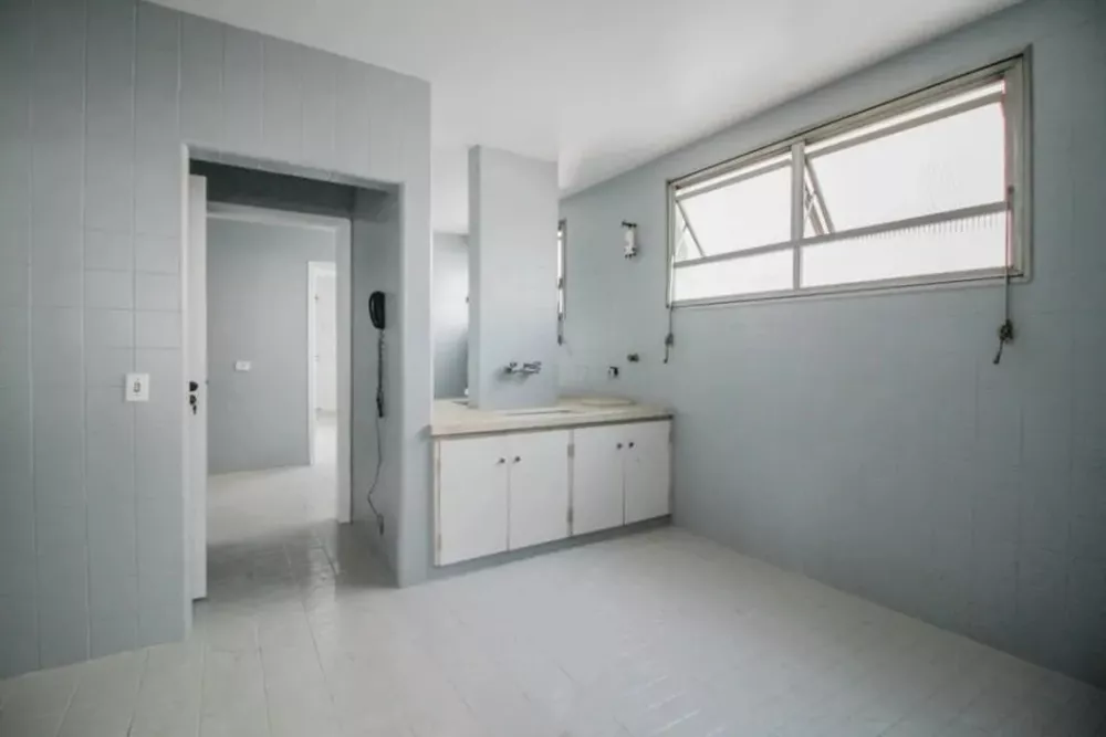 Apartamento à venda com 4 quartos, 240m² - Foto 1