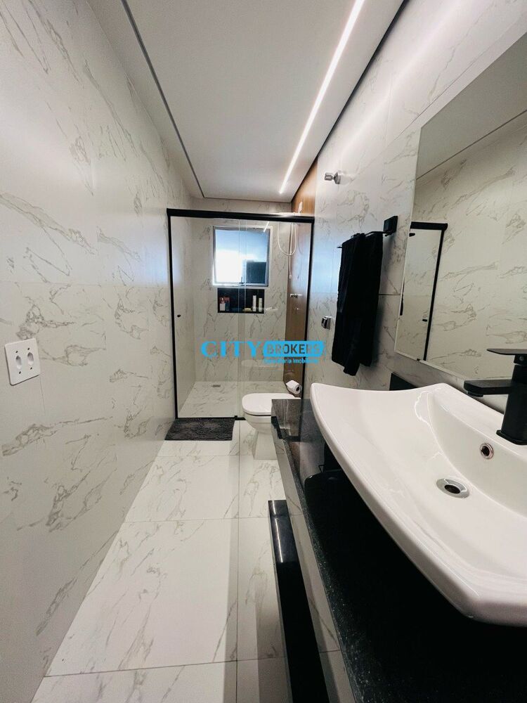 Sobrado à venda e aluguel com 3 quartos, 200m² - Foto 29