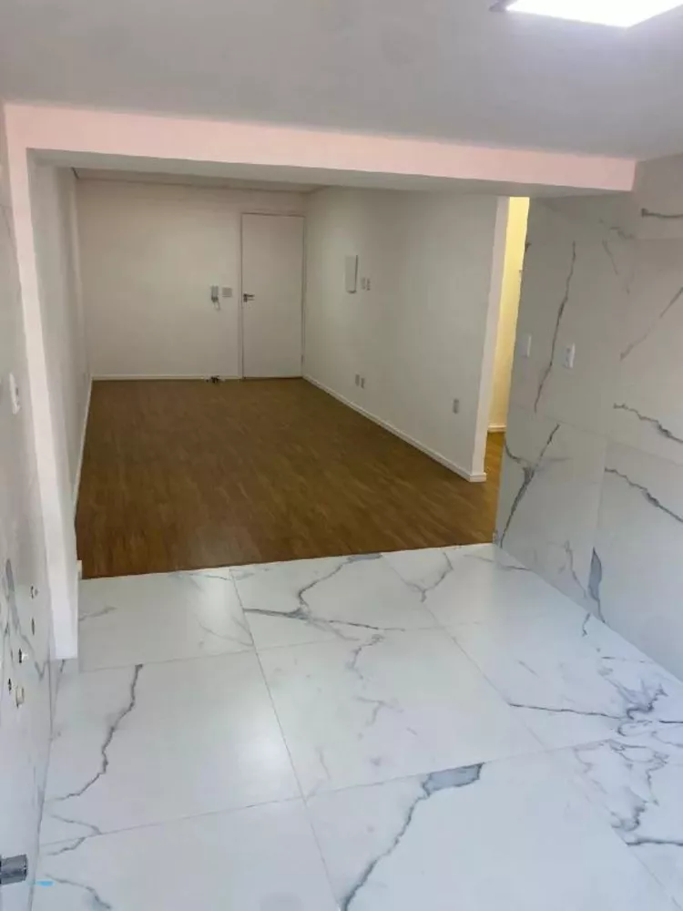 Apartamento à venda com 1 quarto, 50m² - Foto 2