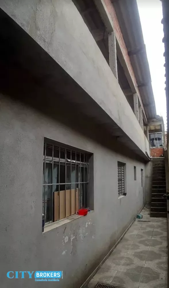 Casa à venda com 4 quartos, 110m² - Foto 1