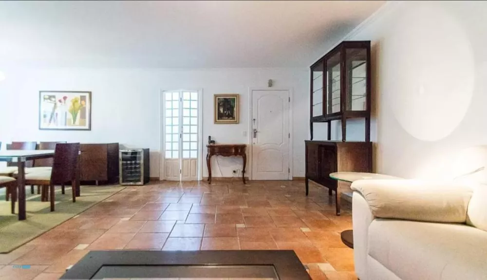 Apartamento à venda com 3 quartos, 135m² - Foto 2