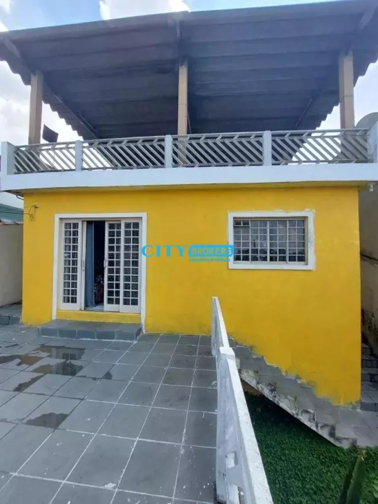 Sobrado à venda com 4 quartos, 100m² - Foto 1