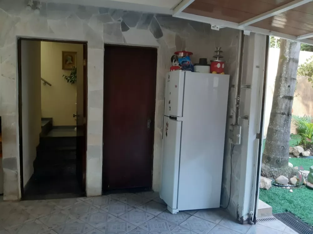 Casa à venda com 3 quartos, 260m² - Foto 4