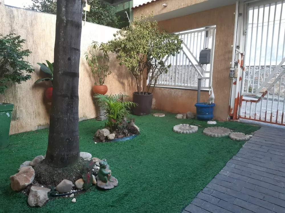 Casa à venda com 3 quartos, 260m² - Foto 1