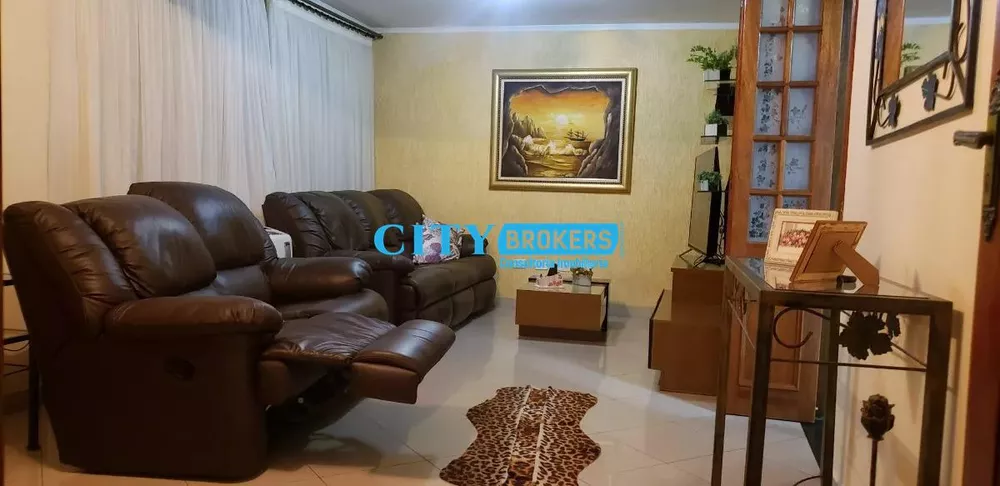 Sobrado à venda com 4 quartos, 250m² - Foto 1