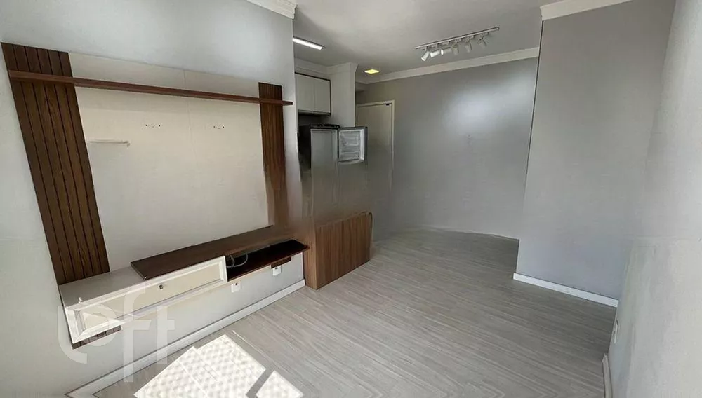 Apartamento à venda com 2 quartos, 47m² - Foto 2