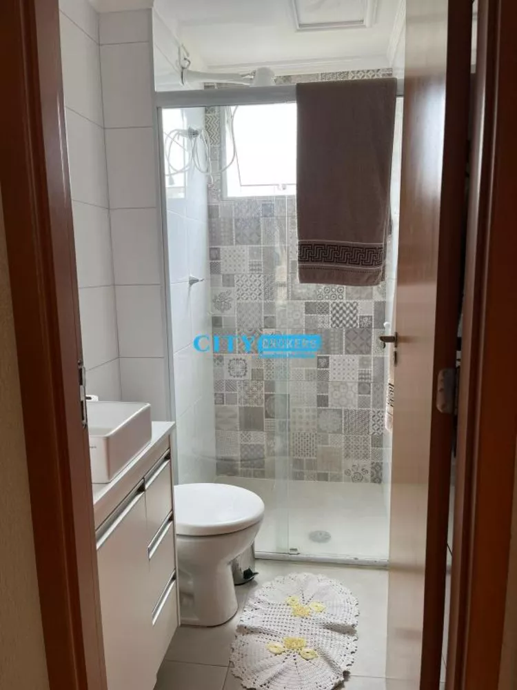 Apartamento à venda com 2 quartos, 42m² - Foto 2