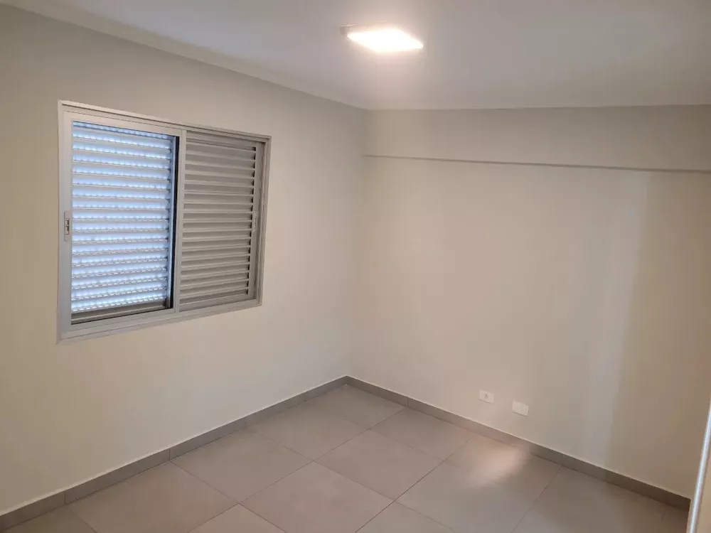 Apartamento à venda com 3 quartos, 94m² - Foto 3