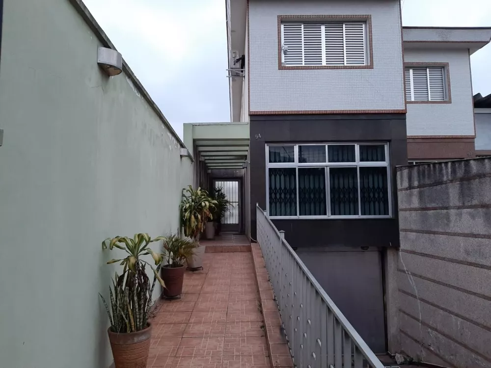 Casa à venda com 4 quartos, 300m² - Foto 1