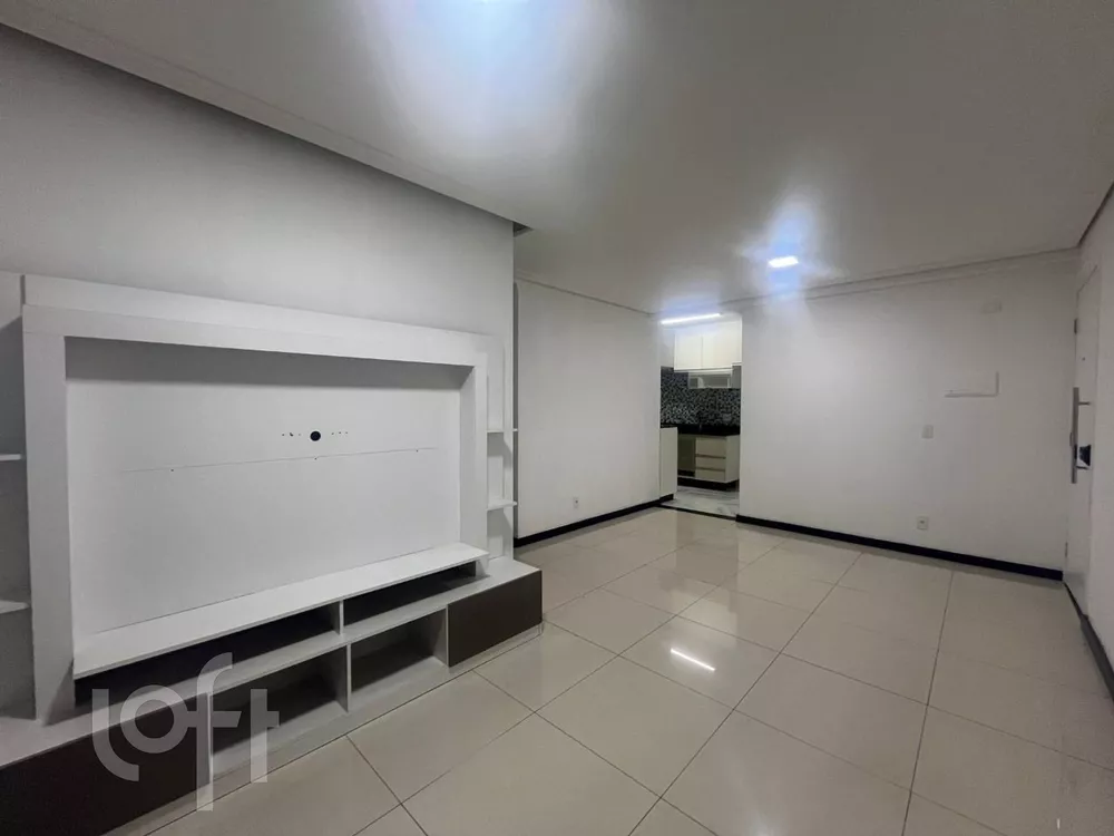 Apartamento à venda com 3 quartos, 76m² - Foto 2