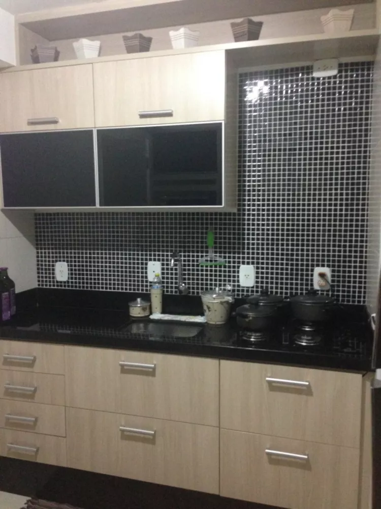 Apartamento à venda com 3 quartos, 145m² - Foto 3