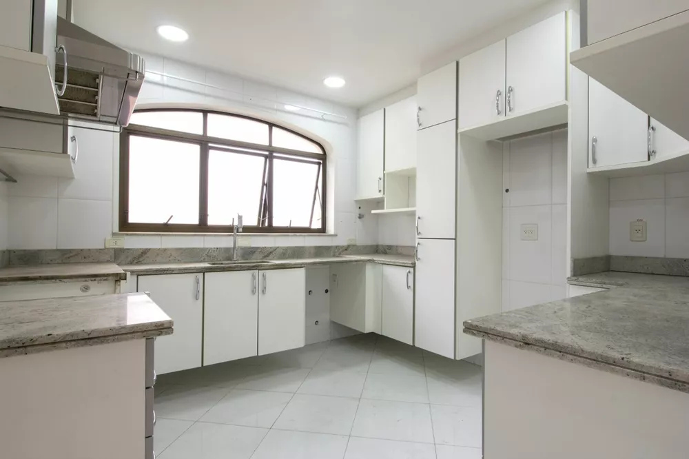 Apartamento à venda com 4 quartos, 244m² - Foto 8