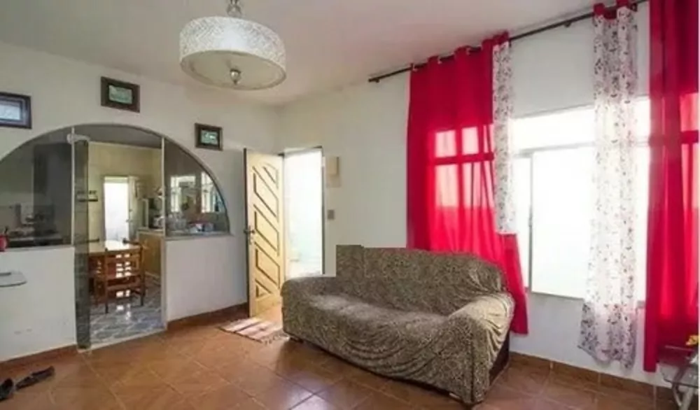 Casa à venda com 2 quartos, 350m² - Foto 1