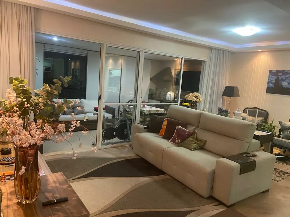 Apartamento à venda com 2 quartos, 106m² - Foto 1