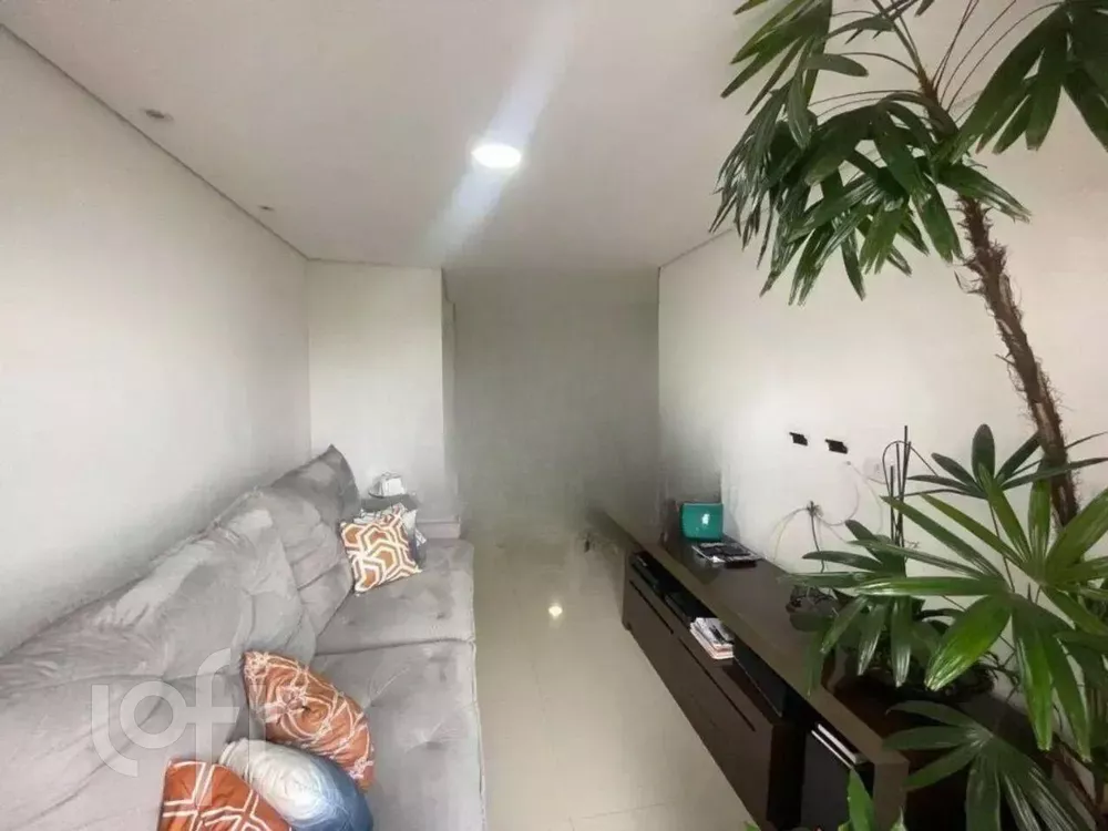 Apartamento à venda com 3 quartos, 96m² - Foto 2