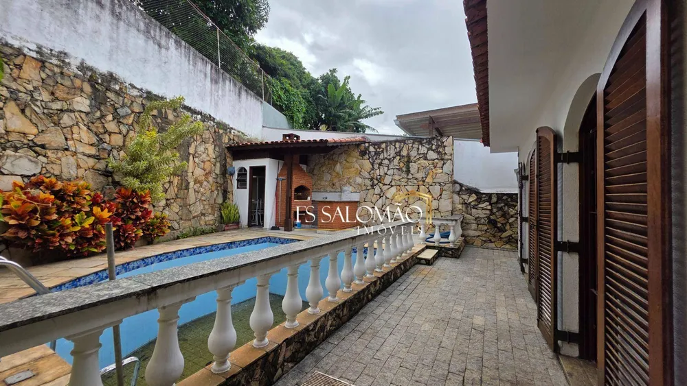 Casa, 3 quartos, 223 m² - Foto 1