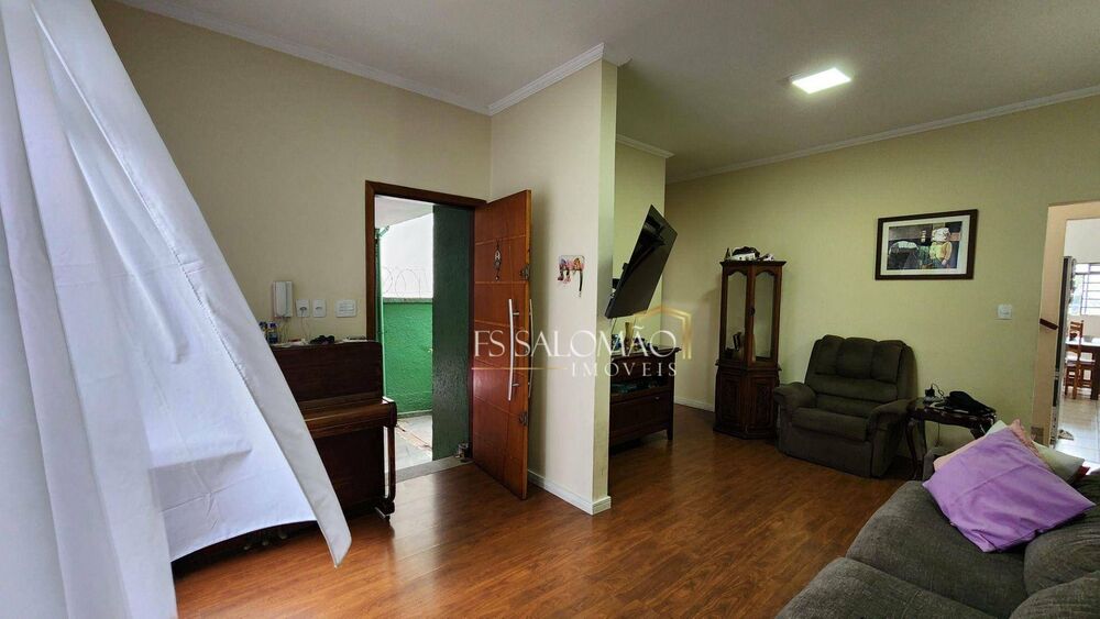 Casa, 3 quartos, 157 m² - Foto 4