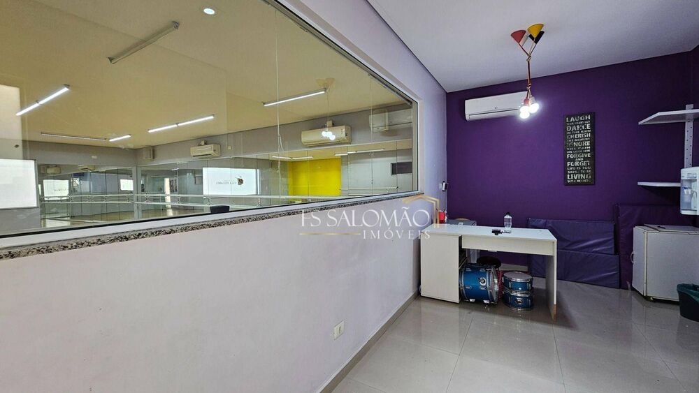 Casa à venda e aluguel com 3 quartos, 230m² - Foto 3