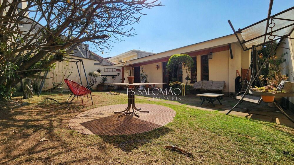 Casa, 3 quartos, 237 m² - Foto 1